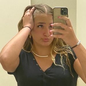 Meet your Posher, Gabriella